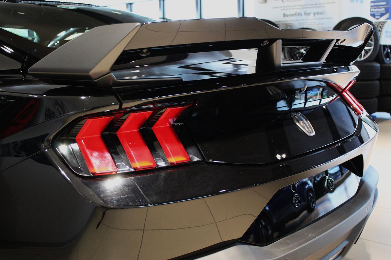 2025 Ford Mustang Dark Horse Photo