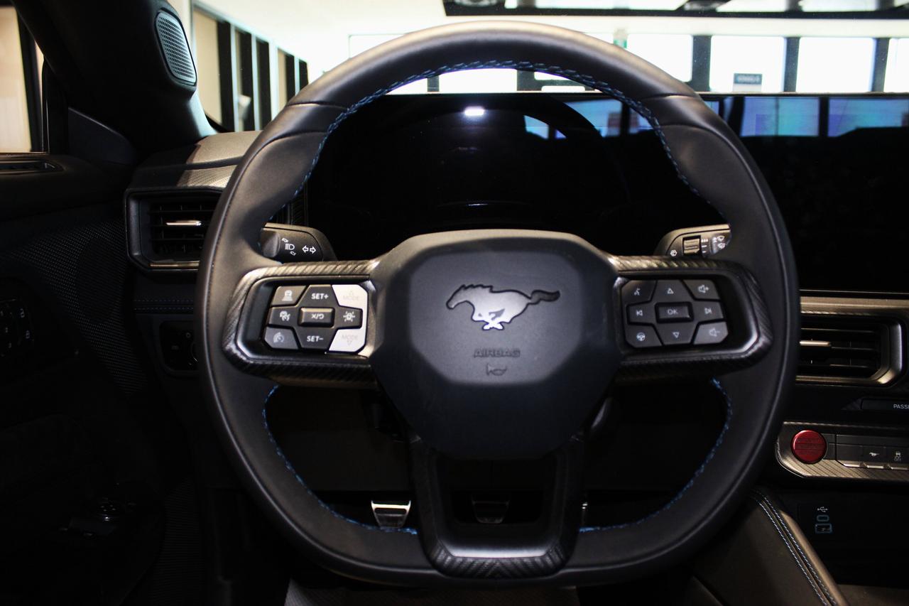 2025 Ford Mustang Dark Horse Photo