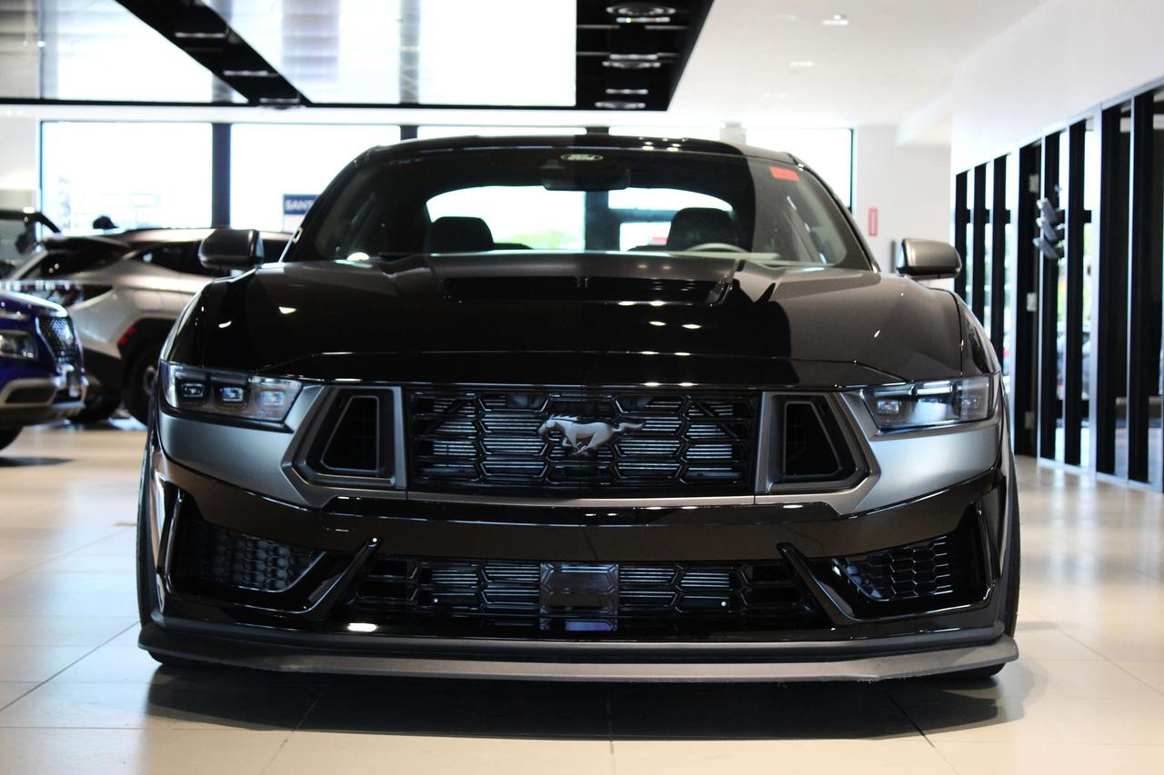 2025 Ford Mustang Dark Horse like NEW ONLY 750KM! Photo