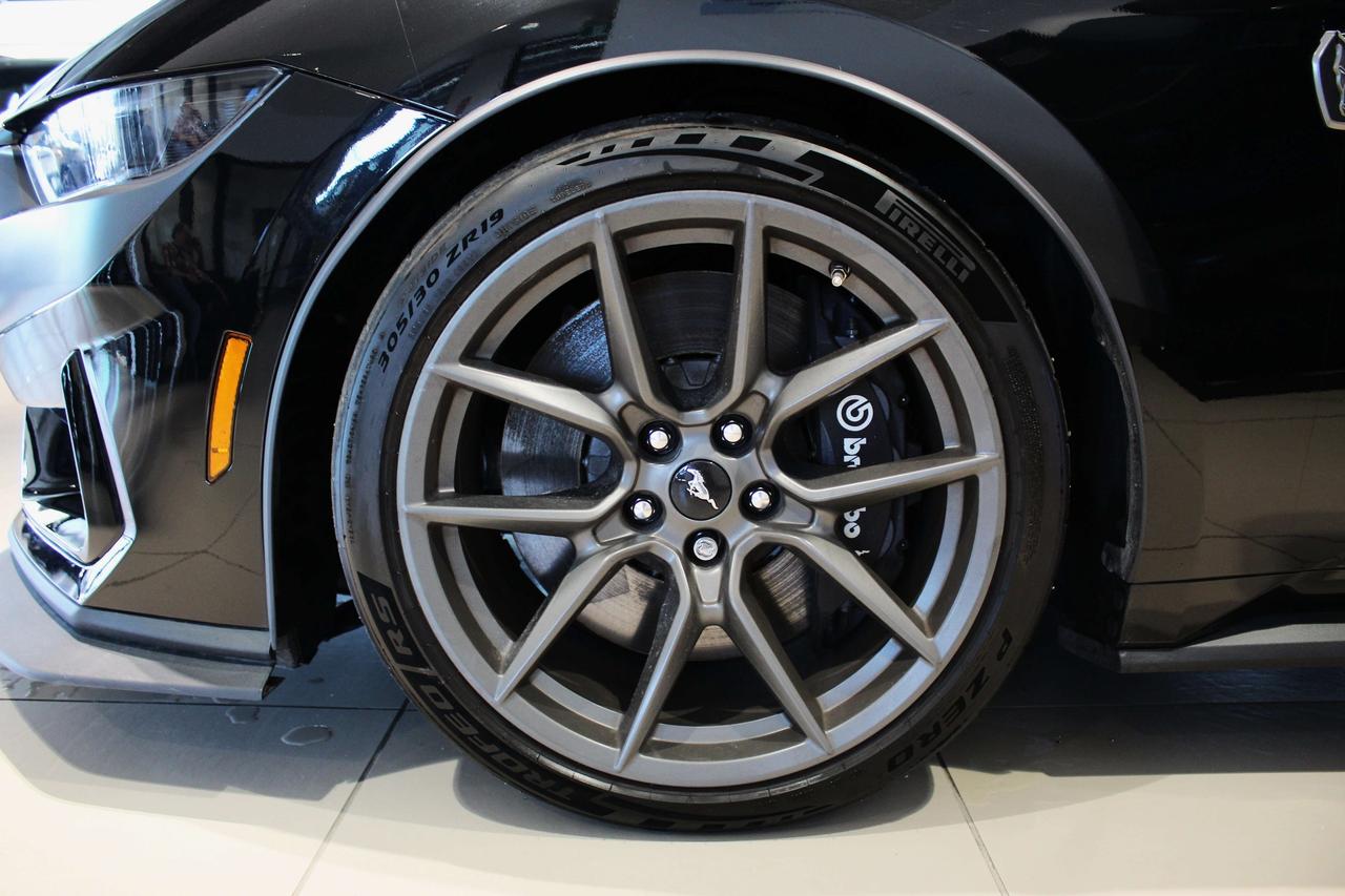 2025 Ford Mustang Dark Horse like NEW ONLY 750KM! Photo