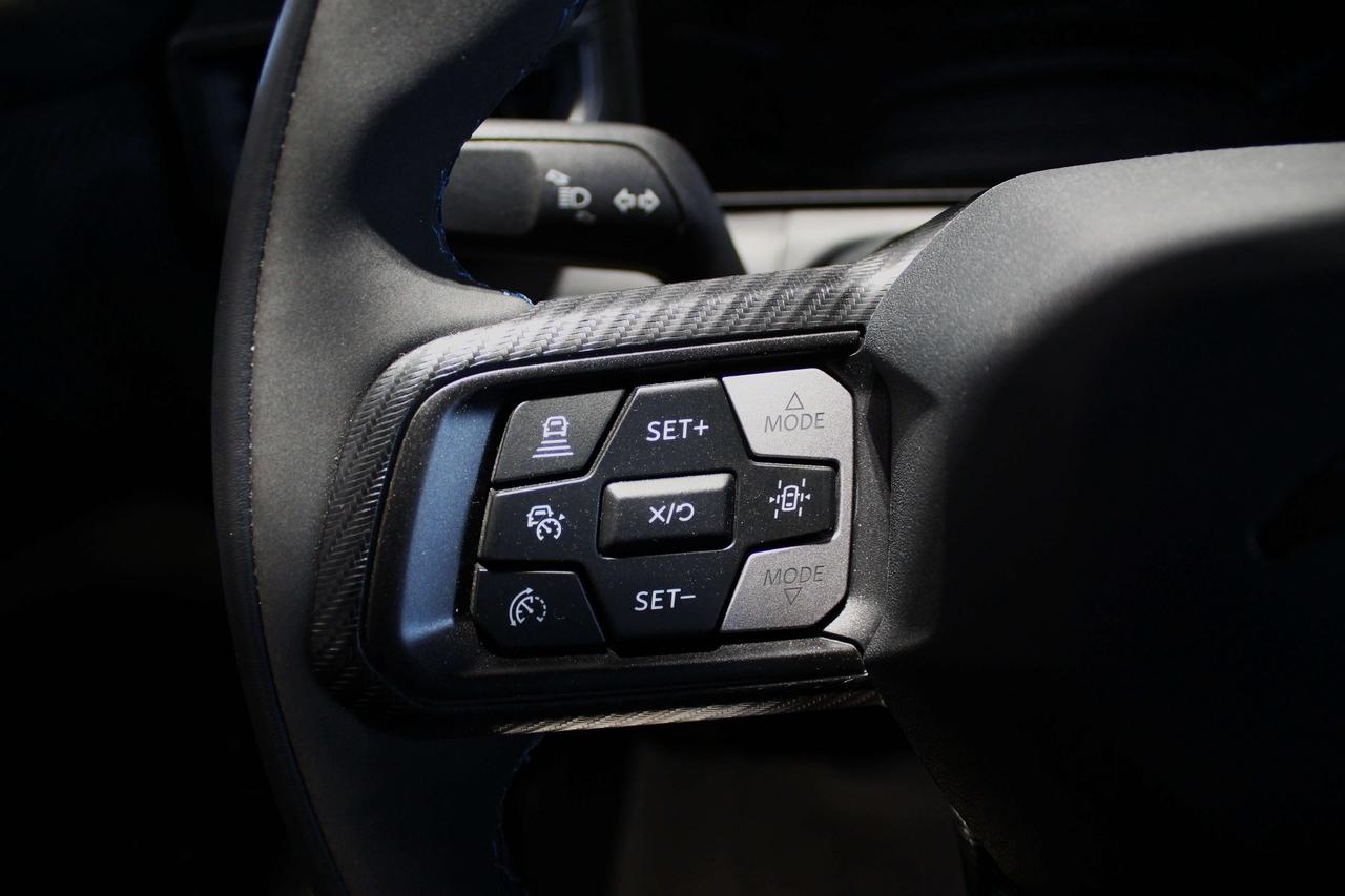 2025 Ford Mustang Dark Horse like NEW ONLY 750KM! Photo