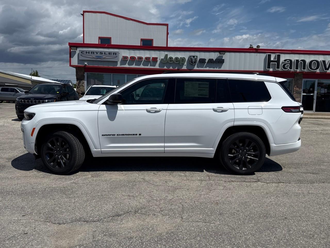 2026 Jeep Grand Cherokee L Base 4dr 4x4 Photo