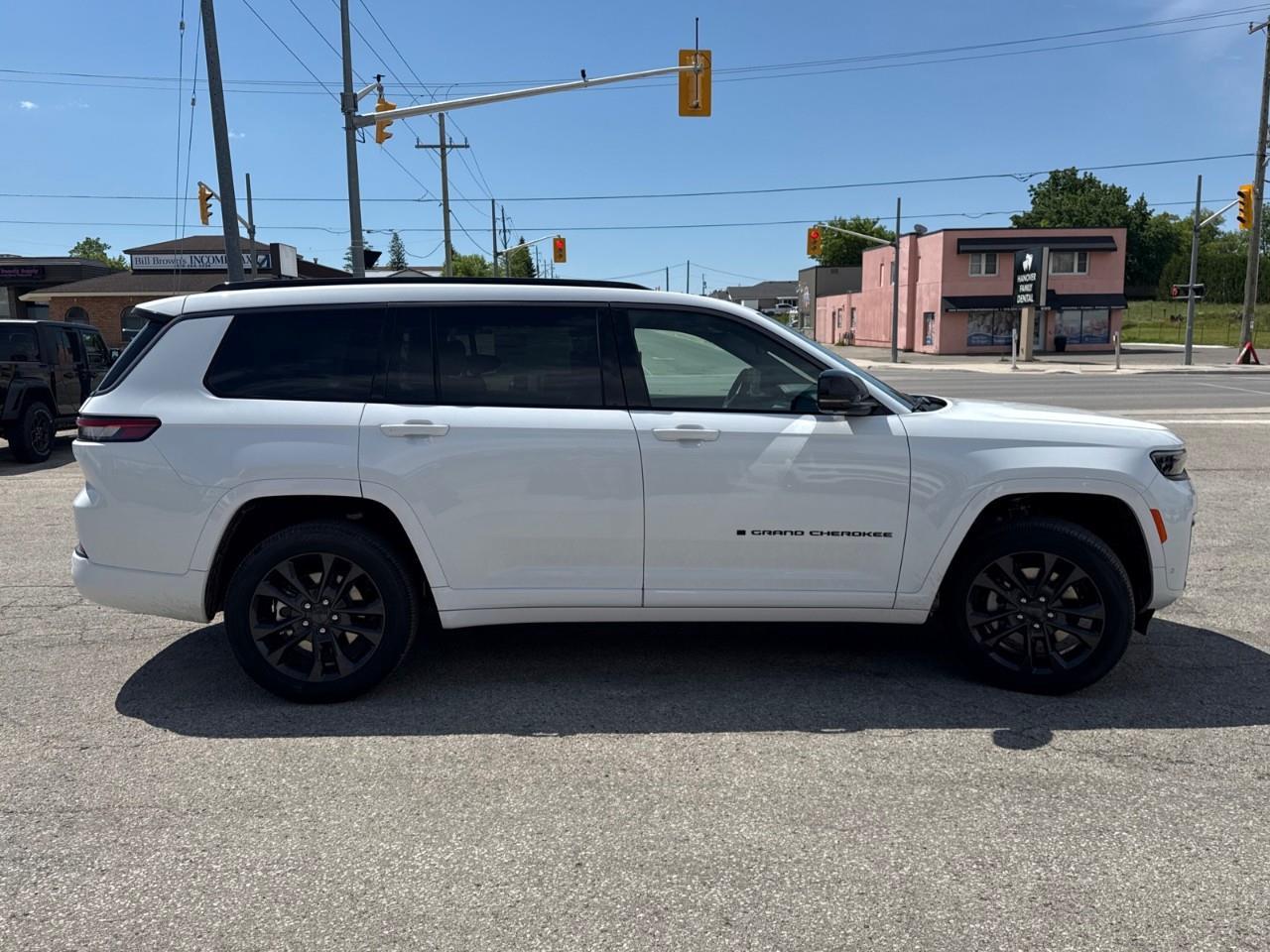 2026 Jeep Grand Cherokee L Base 4dr 4x4 Photo
