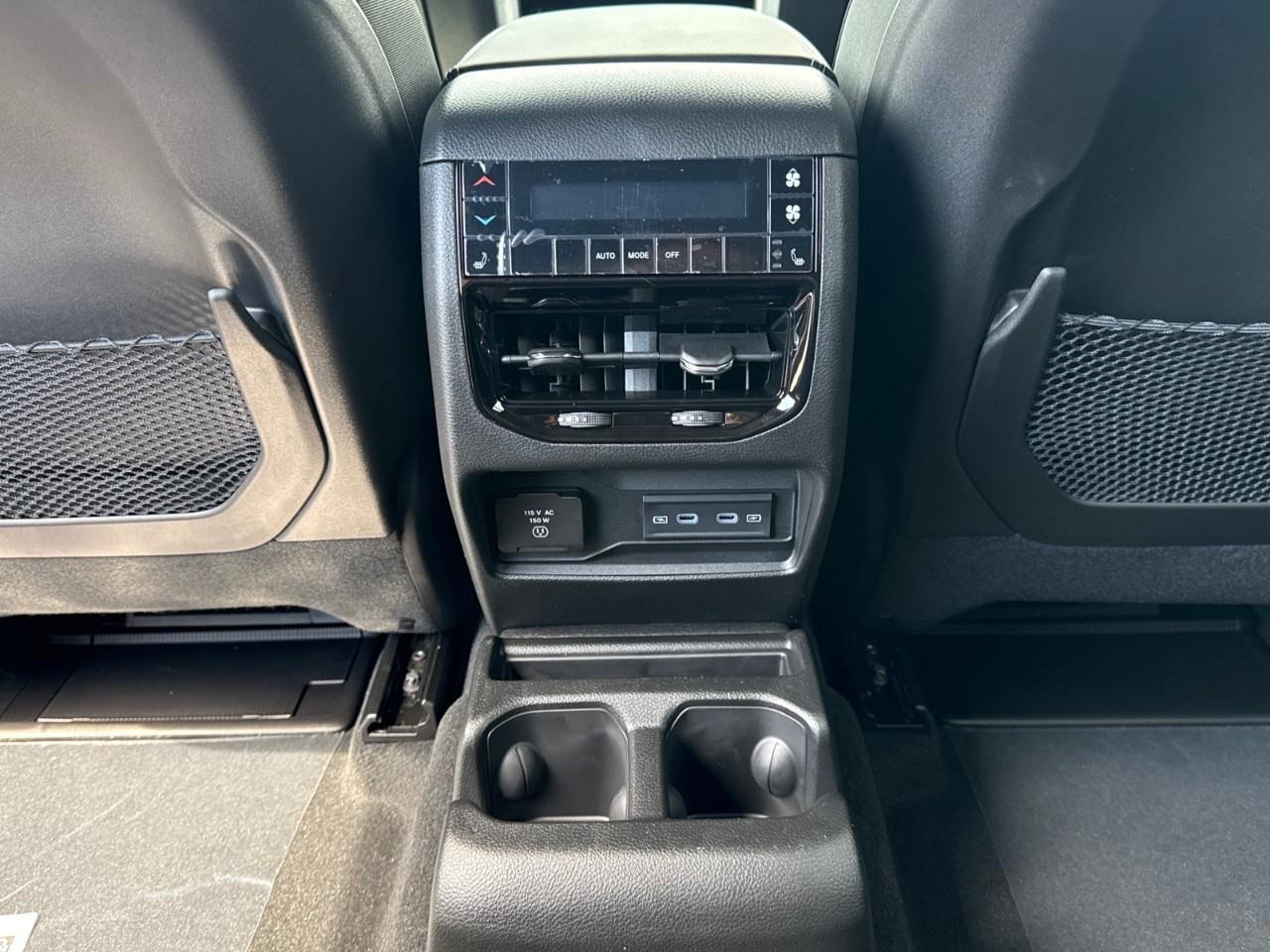 2026 Jeep Grand Cherokee L Base 4dr 4x4 Photo