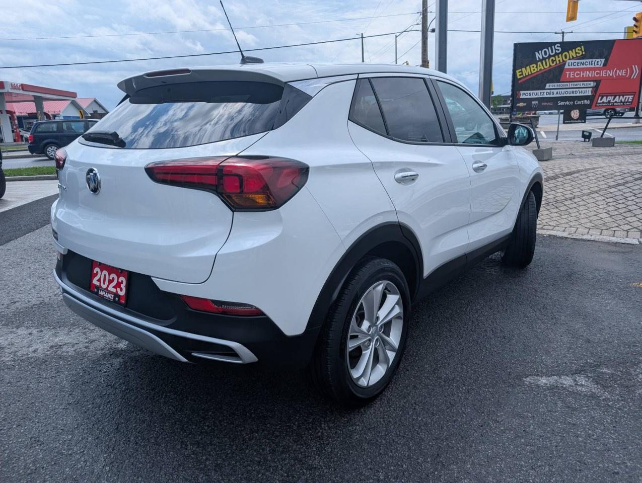 2023 Buick Encore GX Preferred AWD Photo3