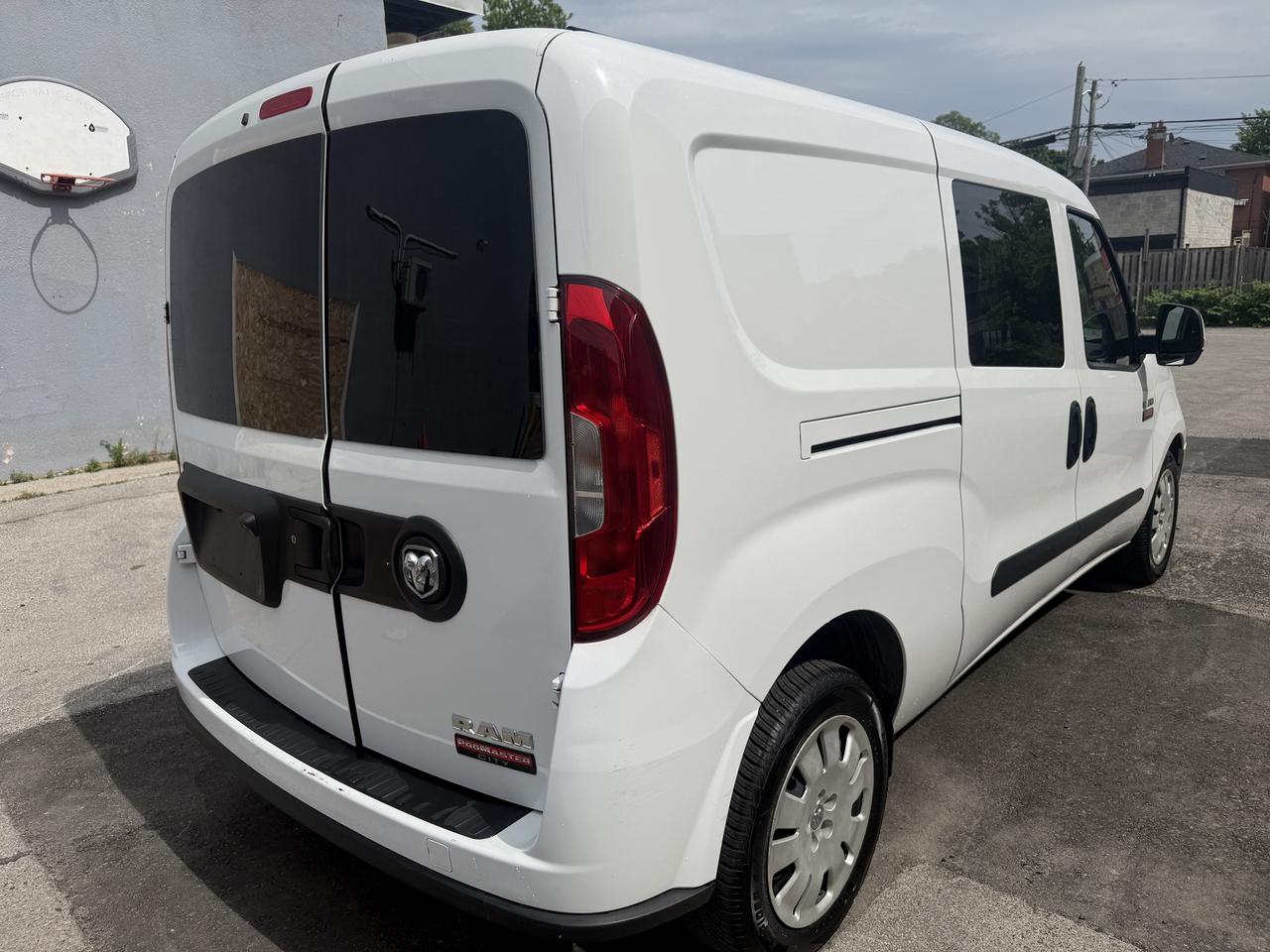 2018 RAM ProMaster City Cargo Van SLT / yes only 95105 kms !! CERTIFIED !! Photo4