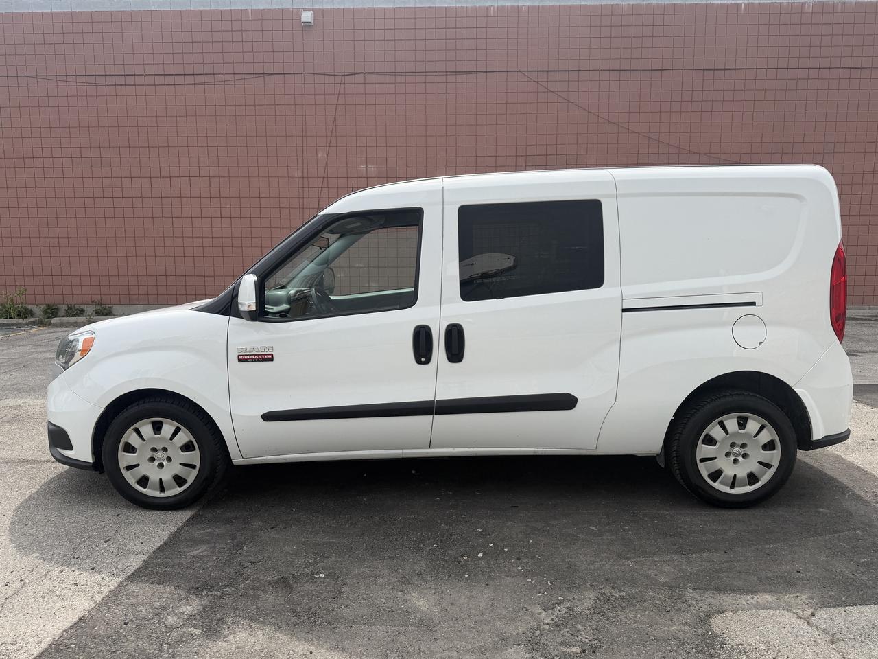 2018 RAM ProMaster City Cargo Van SLT / yes only 95105 kms !! CERTIFIED !! Photo