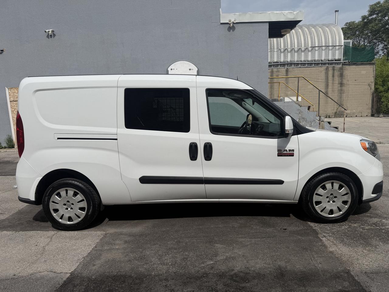 2018 RAM ProMaster City Cargo Van SLT / yes only 95105 kms !! CERTIFIED !! Photo