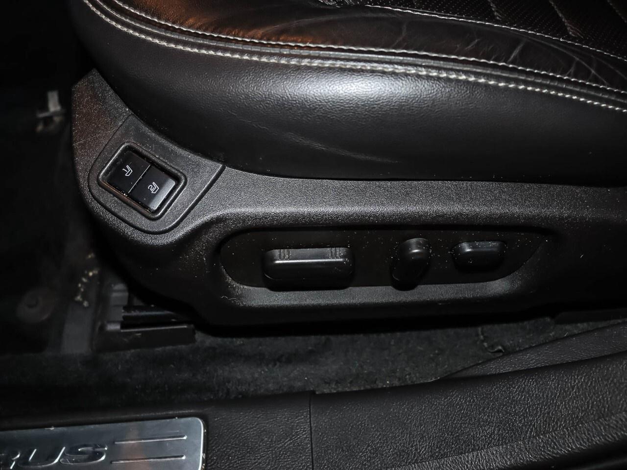 2017 Ford Taurus 4DR SDN SHO AWD Photo