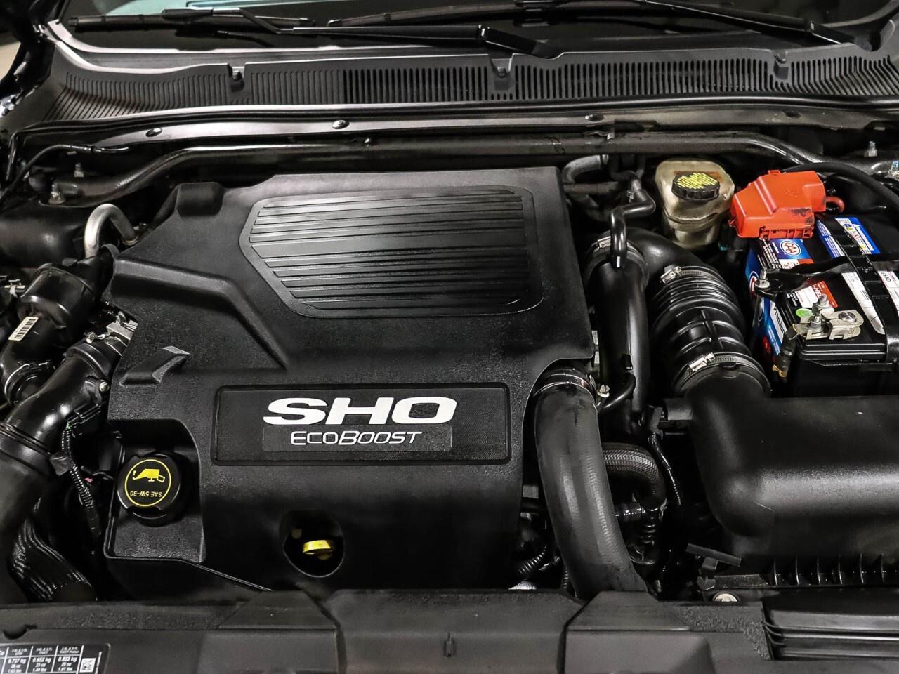 2017 Ford Taurus 4DR SDN SHO AWD Photo