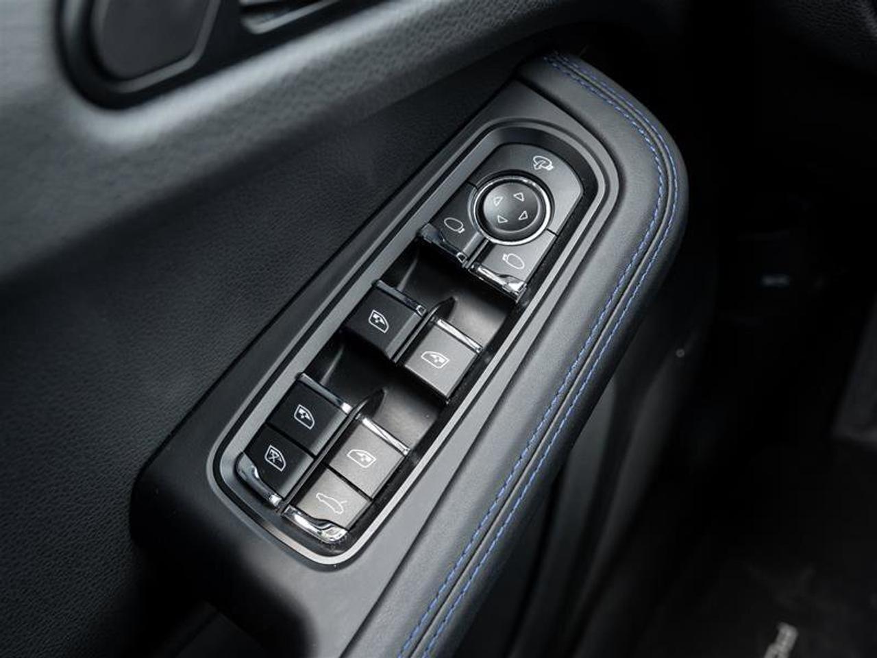 2023 Porsche Macan GTS AWD CPO Premium Pkg Plus Sport Chrono Pkg Inte Photo