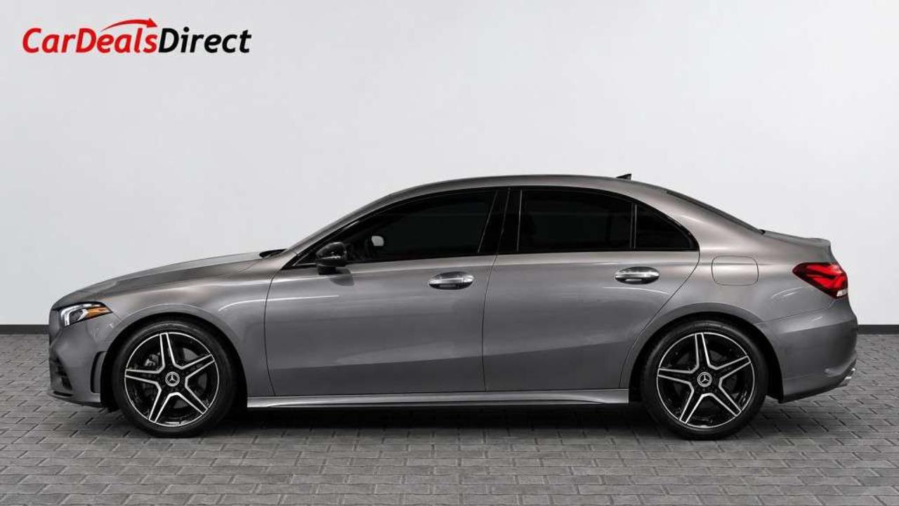 2019 Mercedes-Benz A-Class A 220 4MATIC / AMG Pkg / Leather / Sunroof / NAVI / Clean Carfax Photo