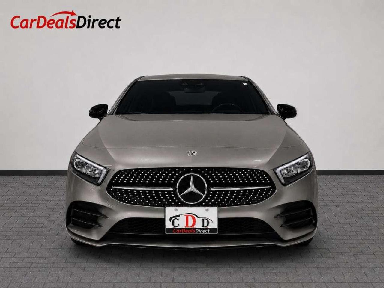 2019 Mercedes-Benz A-Class A 220 4MATIC / AMG Pkg / Leather / Sunroof / NAVI / Clean Carfax Photo1
