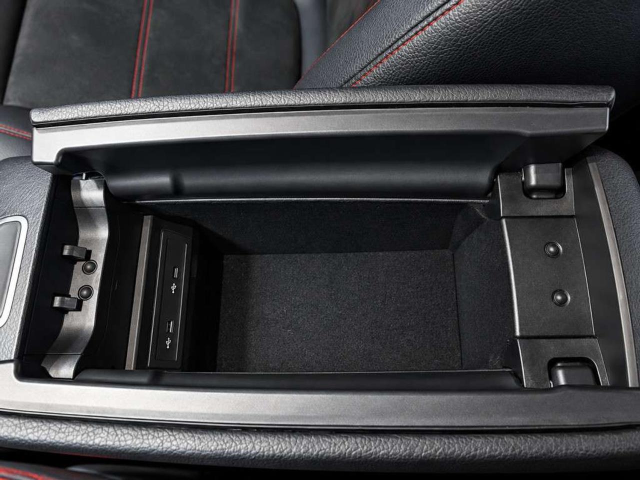 2019 Mercedes-Benz A-Class A 220 4MATIC / AMG Pkg / Leather / Sunroof / NAVI / Clean Carfax Photo