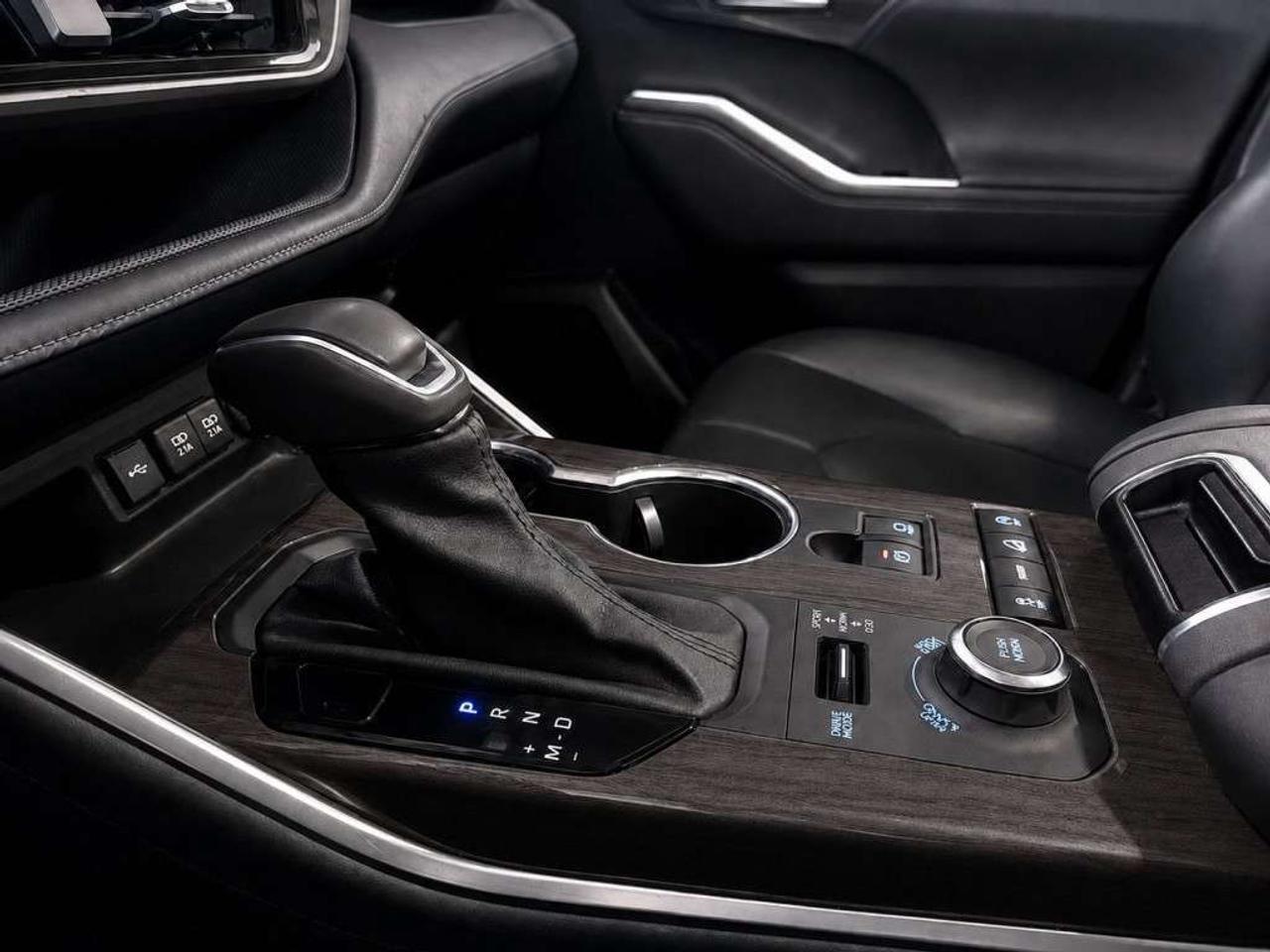 2021 Toyota Highlander LIMITED AWD   Leather   Panoramic Sunroof   NAVI   Heated & Cooled Seats   360 Cam   CarPlay   7 Passenger Photo
