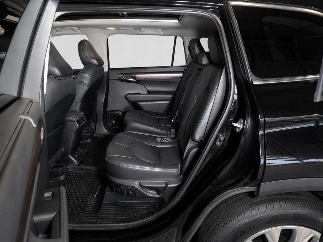 2021 Toyota Highlander LIMITED AWD   Leather   Panoramic Sunroof   NAVI   Heated & Cooled Seats   360 Cam   CarPlay   7 Passenger Photo