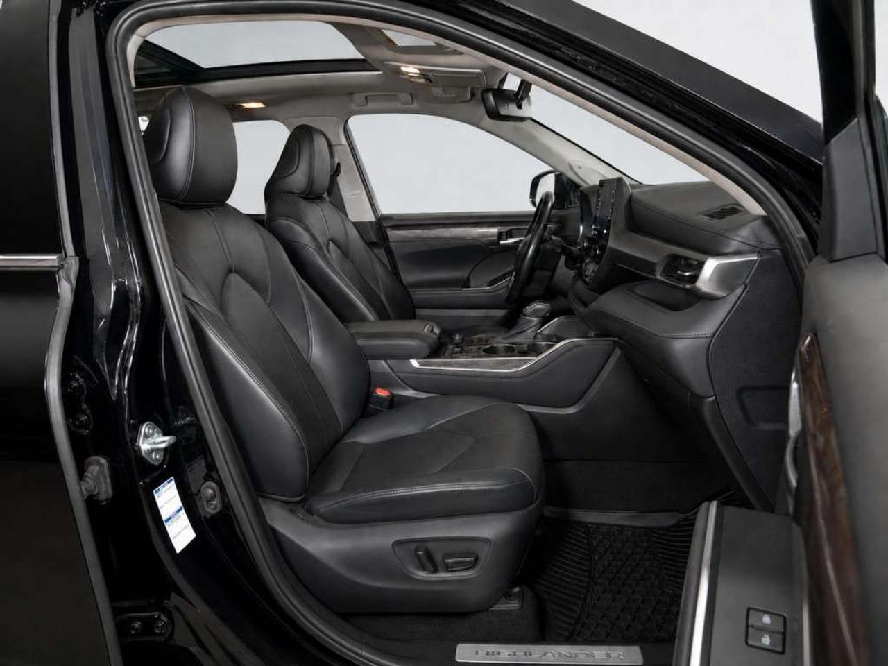 2021 Toyota Highlander LIMITED AWD   Leather   Panoramic Sunroof   NAVI   Heated & Cooled Seats   360 Cam   CarPlay   7 Passenger Photo