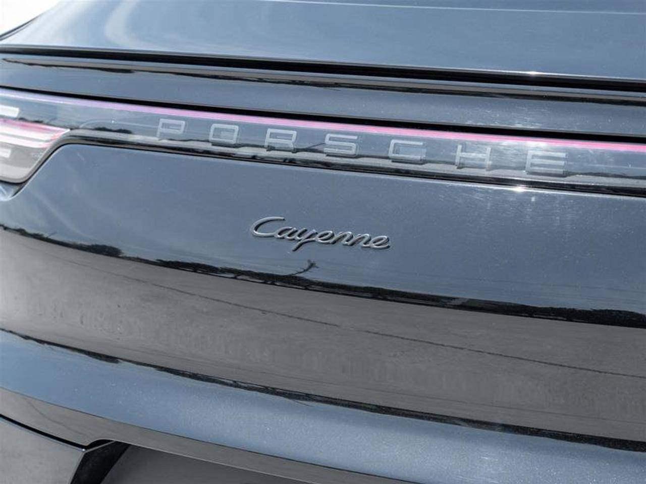 2023 Porsche Cayenne Platinum Edition Coupe AWD Performance Pkg Power S Photo