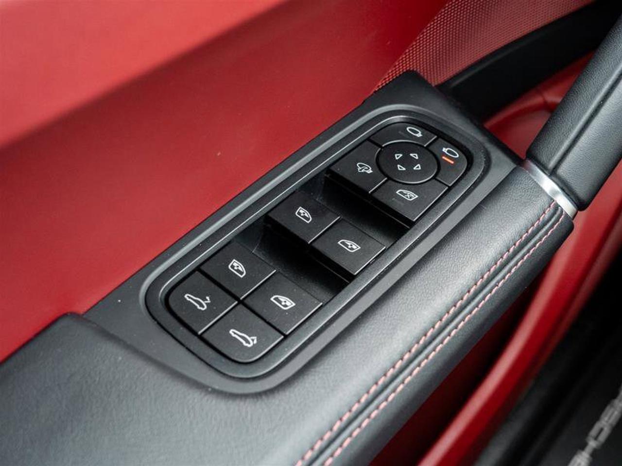 2023 Porsche Cayenne Platinum Edition Coupe AWD Performance Pkg Power S Photo