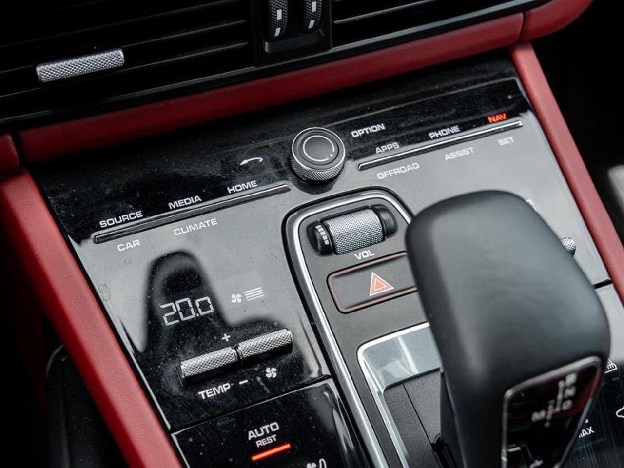 2023 Porsche Cayenne Platinum Edition Coupe AWD Performance Pkg Power S Photo