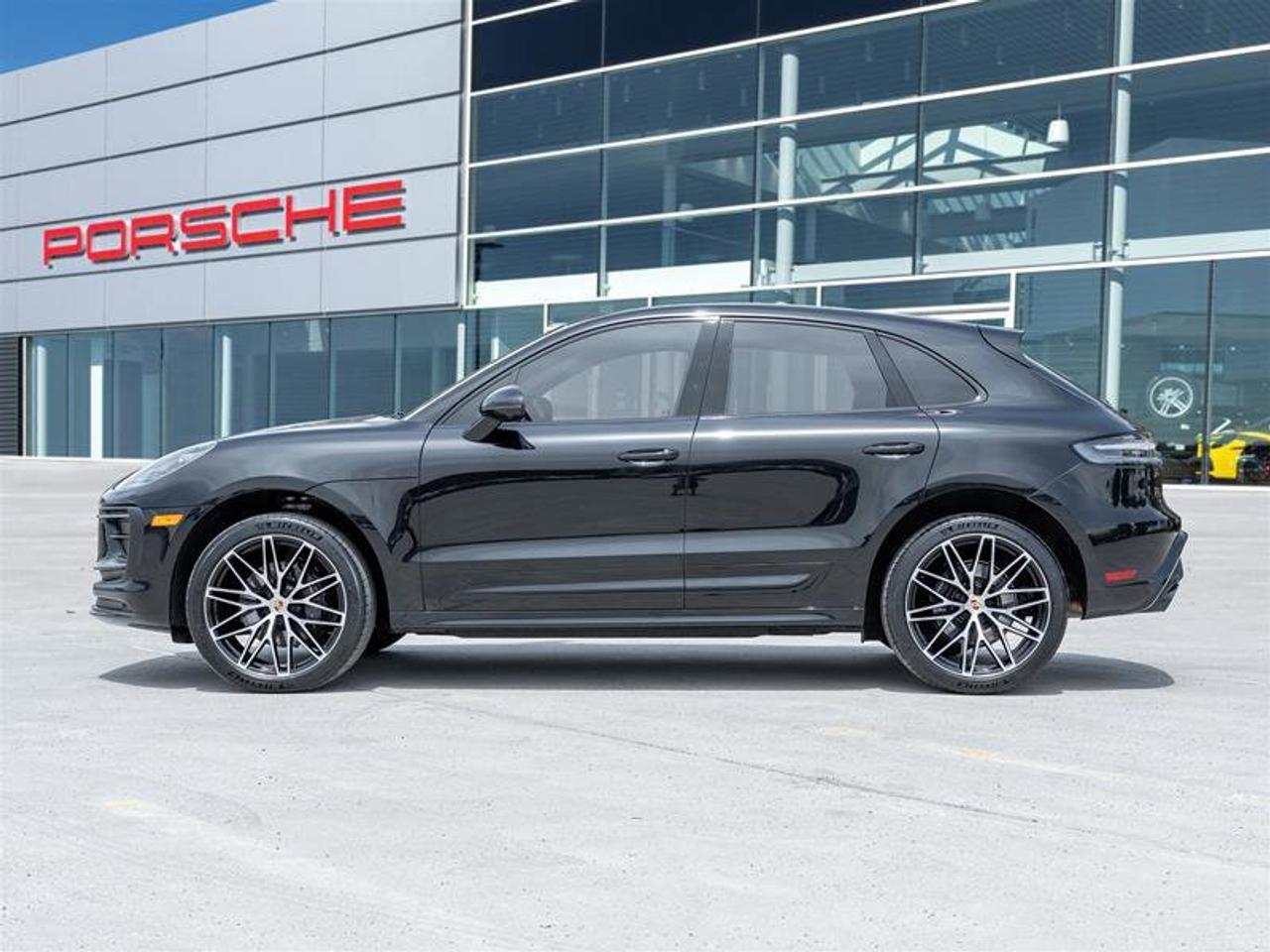 2024 Porsche Macan AWD Premium Pkg Plus Exterior Pkg in Exterior Colo Photo2