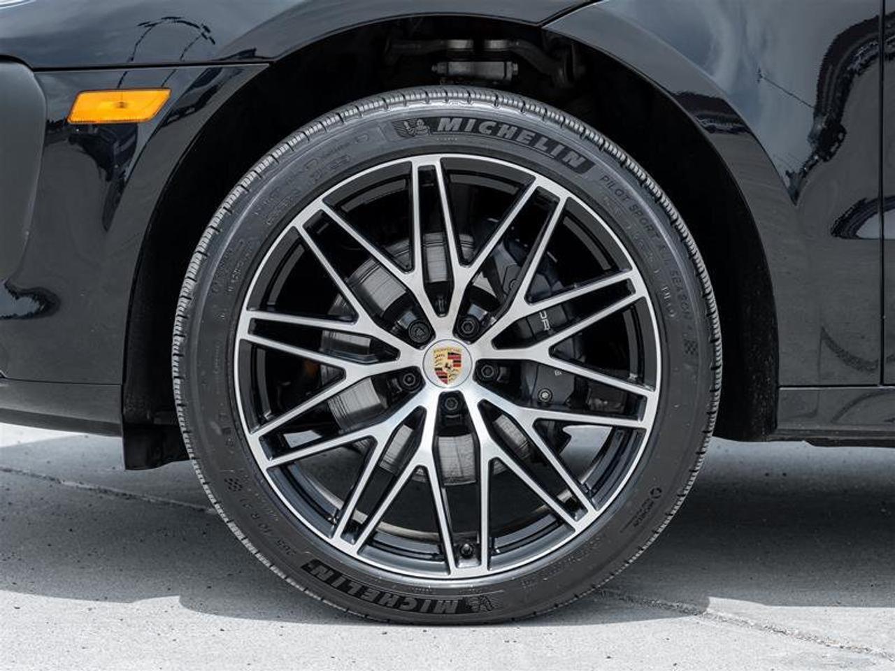 2024 Porsche Macan AWD Premium Pkg Plus Exterior Pkg in Exterior Colo Photo