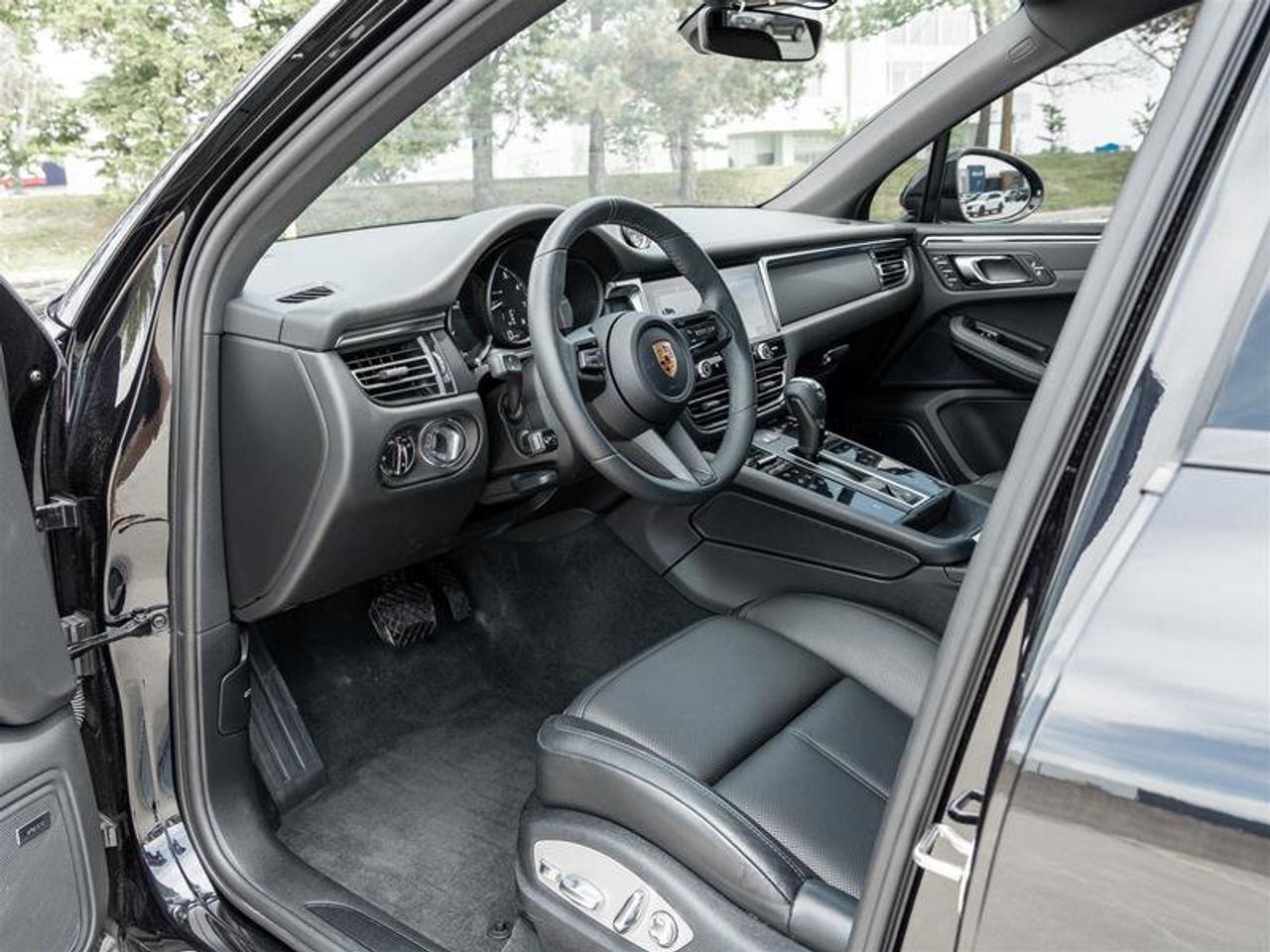 2024 Porsche Macan AWD Premium Pkg Plus Exterior Pkg in Exterior Colo Photo