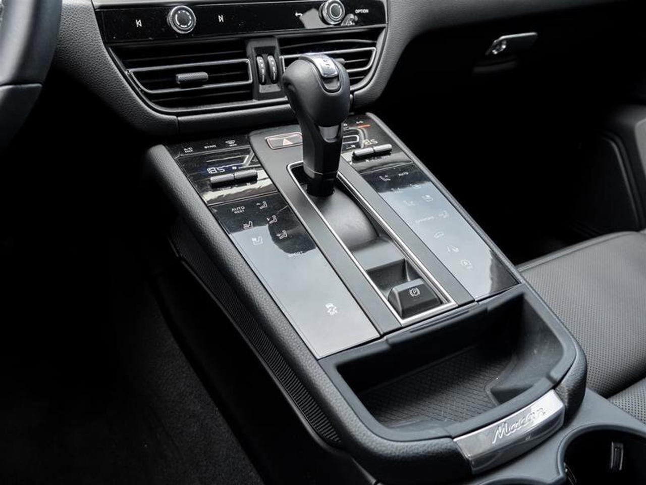 2024 Porsche Macan AWD Premium Pkg Plus Exterior Pkg in Exterior Colo Photo