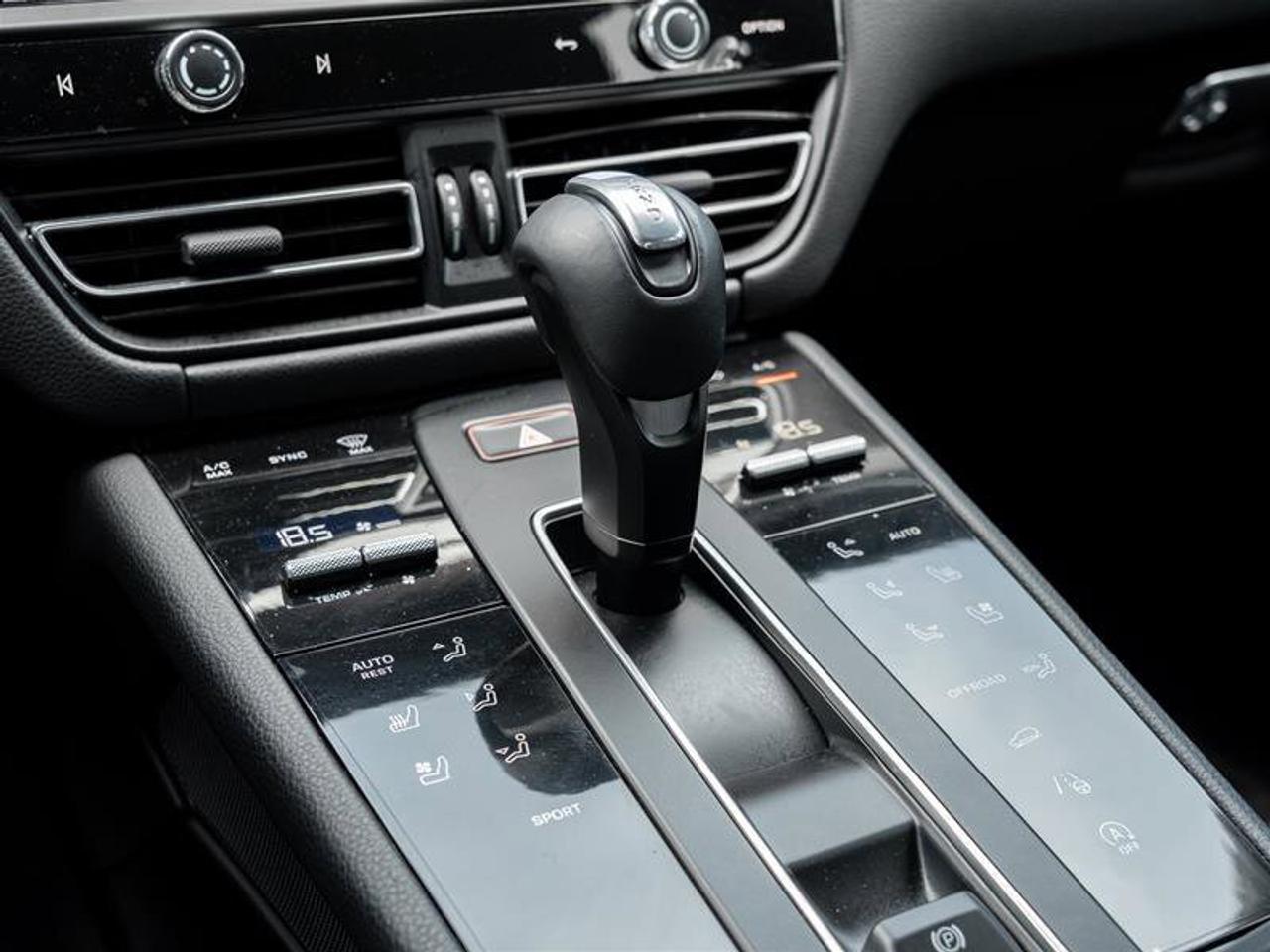 2024 Porsche Macan AWD Premium Pkg Plus Exterior Pkg in Exterior Colo Photo