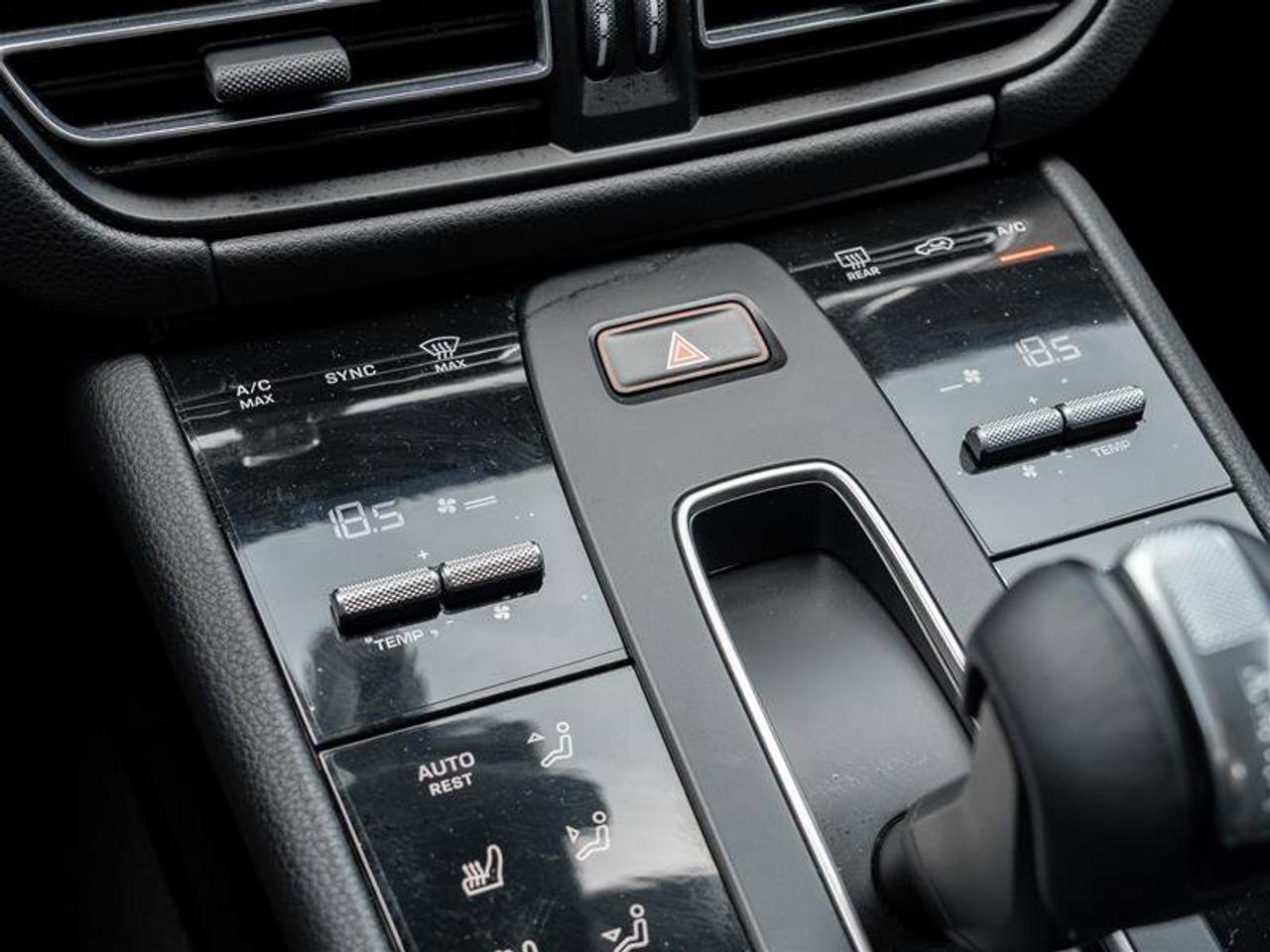 2024 Porsche Macan AWD Premium Pkg Plus Exterior Pkg in Exterior Colo Photo