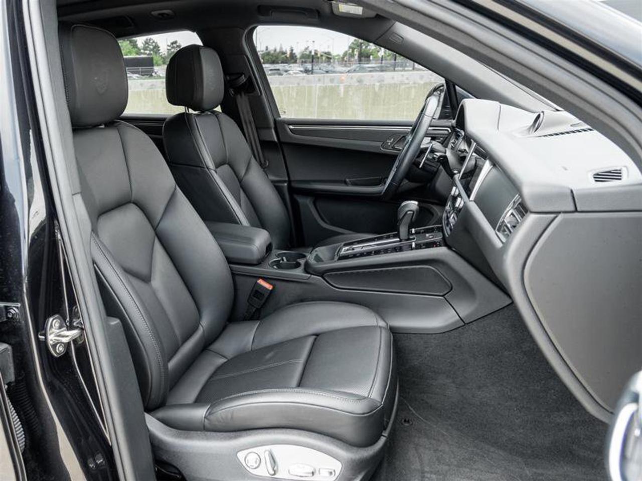 2024 Porsche Macan AWD Premium Pkg Plus Exterior Pkg in Exterior Colo Photo