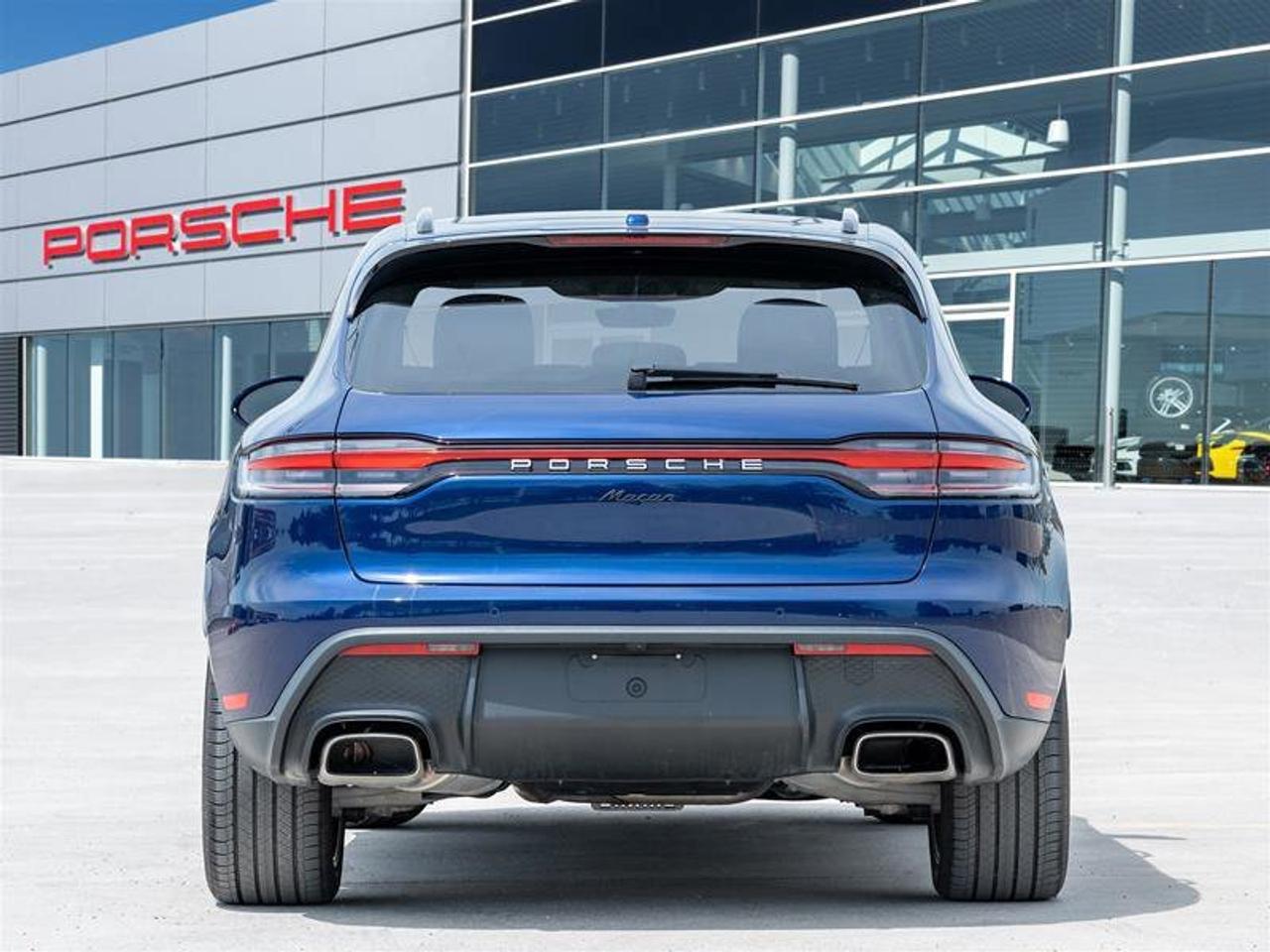 2025 Porsche Macan AWD Premium Pkg Plus 20 Macan S Wheels in Highly P Photo4