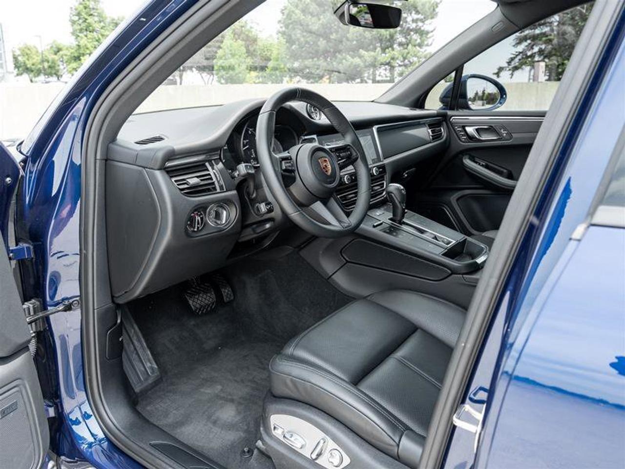 2025 Porsche Macan AWD Premium Pkg Plus 20 Macan S Wheels in Highly P Photo