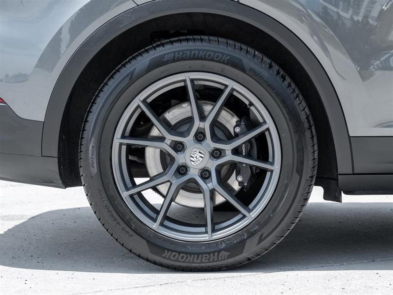 2024 Porsche Cayenne AWD Premium Pkg Sport Chrono Pkg 20 Cayenne S Whee Photo