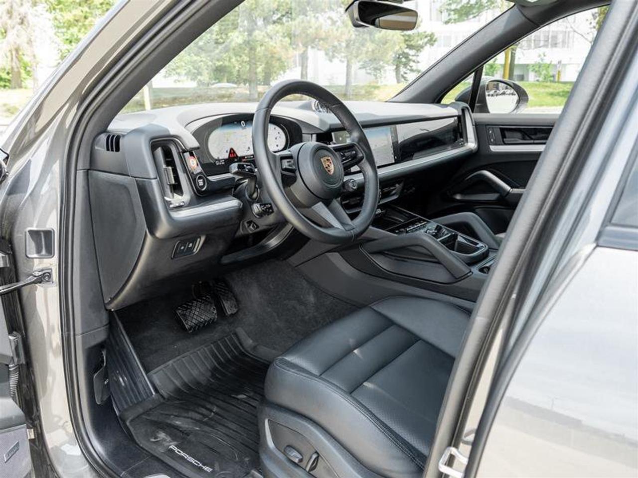 2024 Porsche Cayenne AWD Premium Pkg Sport Chrono Pkg 20 Cayenne S Whee Photo
