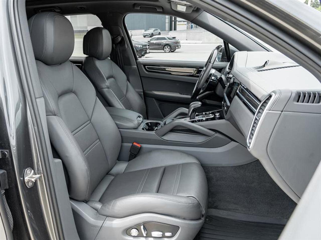 2019 Porsche Cayenne S AWD Existing Warranty Valid until January 2026 P Photo