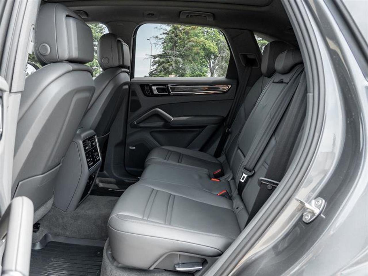 2019 Porsche Cayenne S AWD Existing Warranty Valid until January 2026 P Photo