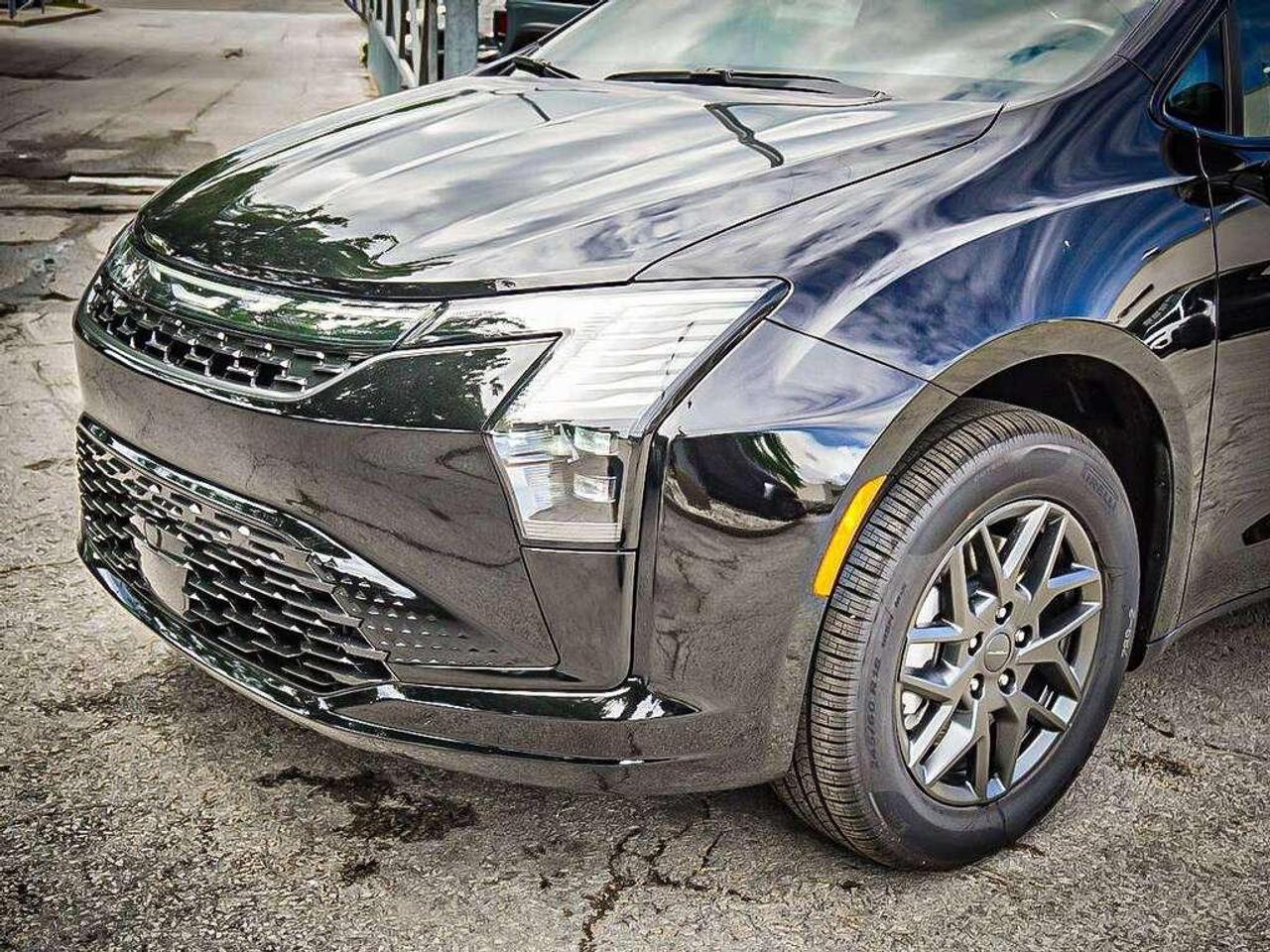 2027 Chrysler Pacifica  Photo