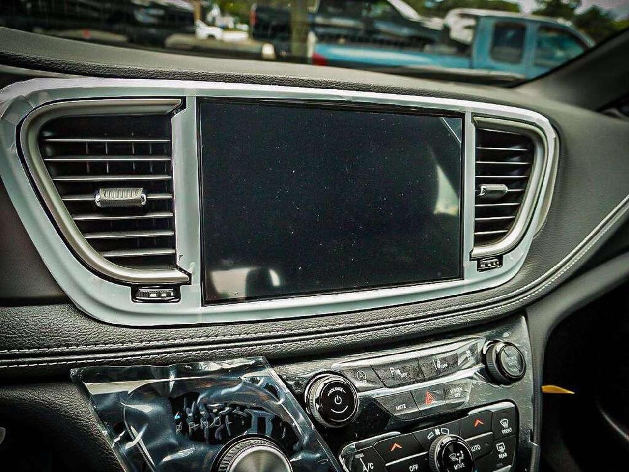 2027 Chrysler Pacifica  Photo