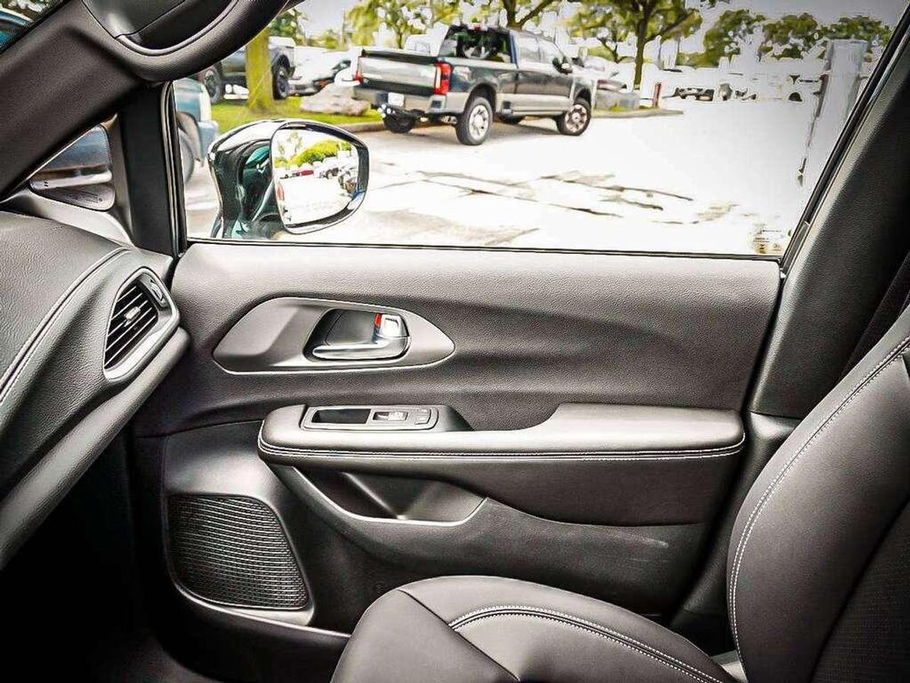 2027 Chrysler Pacifica  Photo
