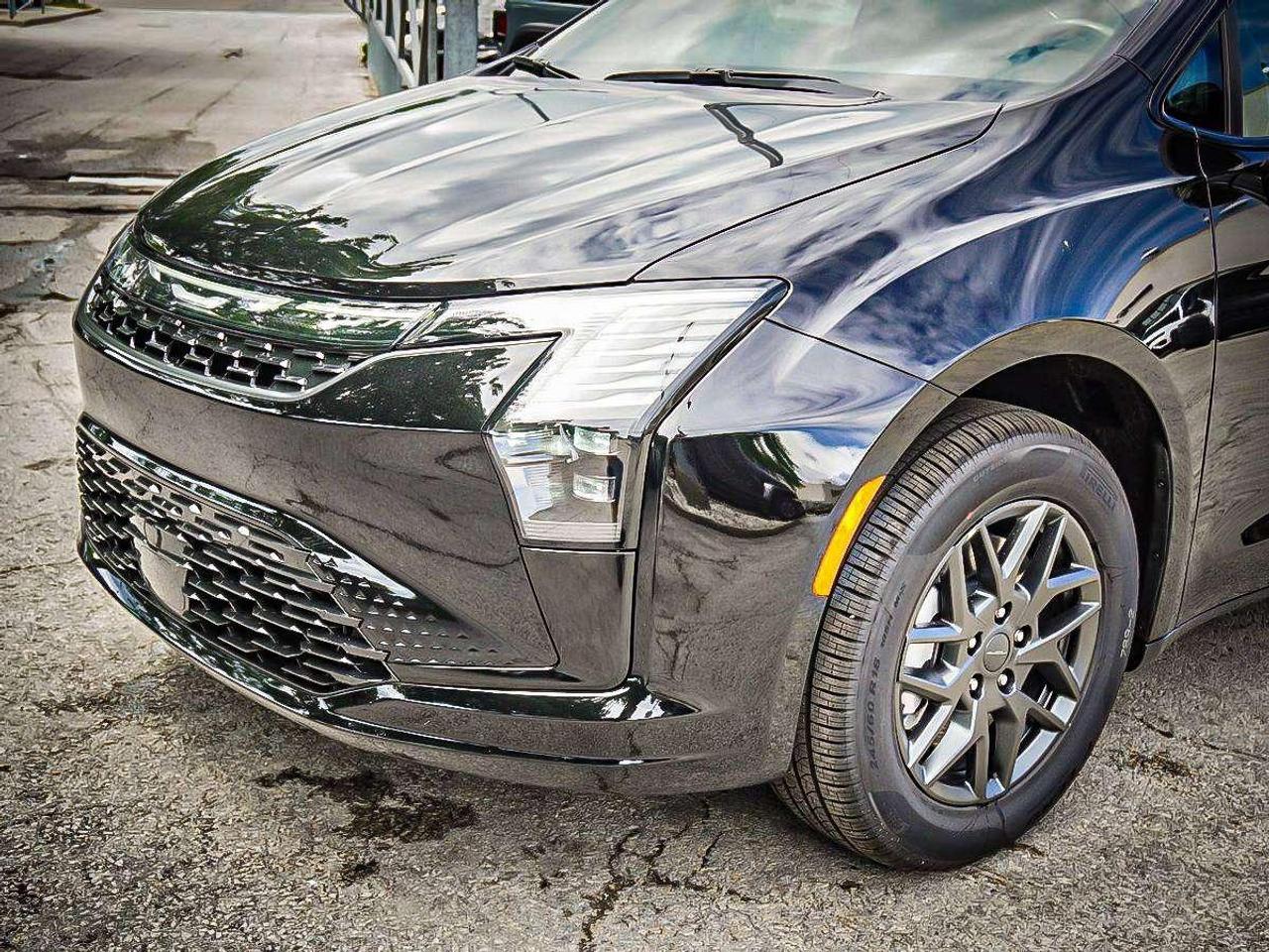 2027 Chrysler Pacifica  Photo