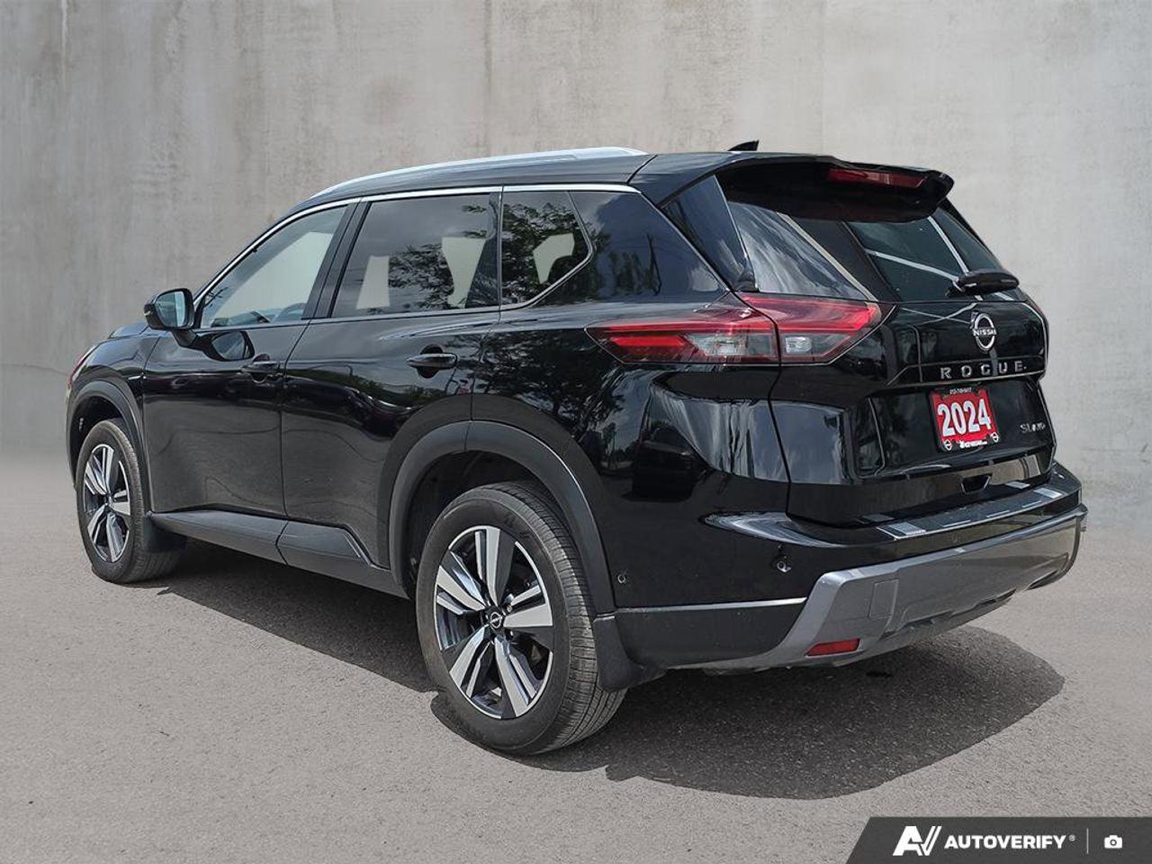 2024 Nissan Rogue SL Photo2