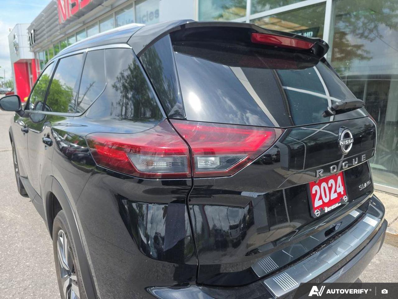 2024 Nissan Rogue SL Photo
