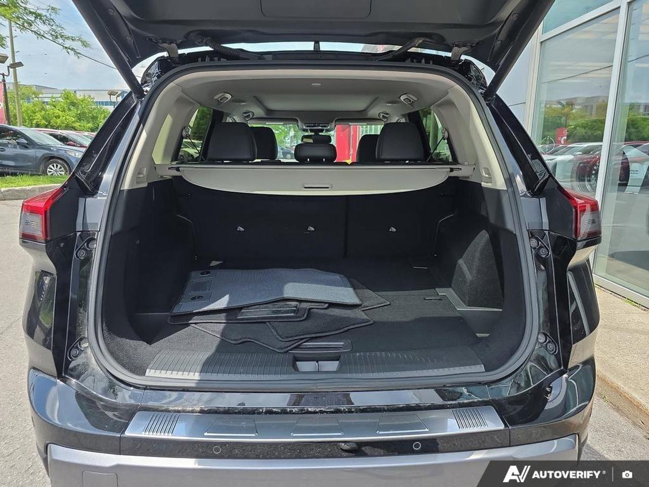 2024 Nissan Rogue SL Photo