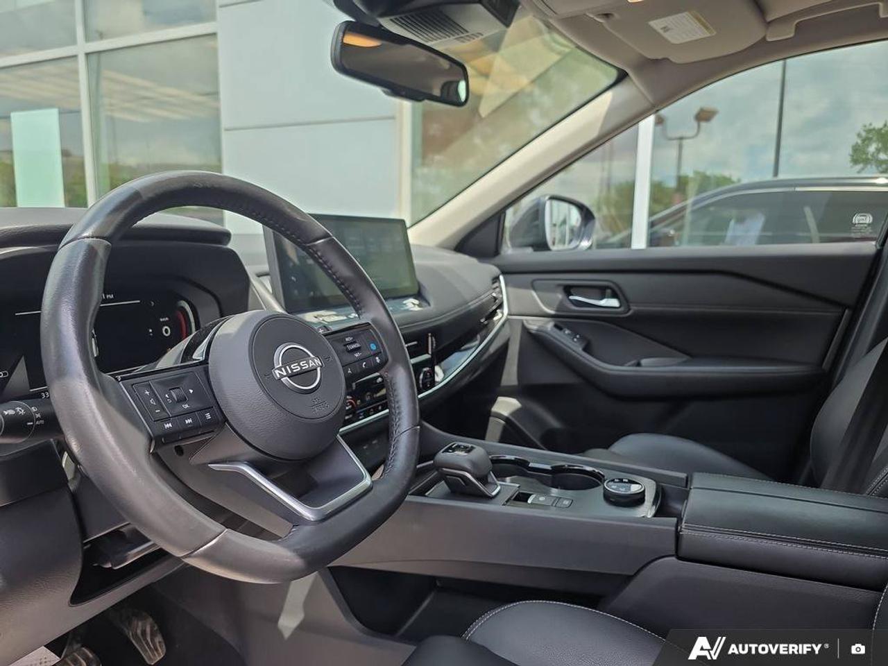 2024 Nissan Rogue SL Photo