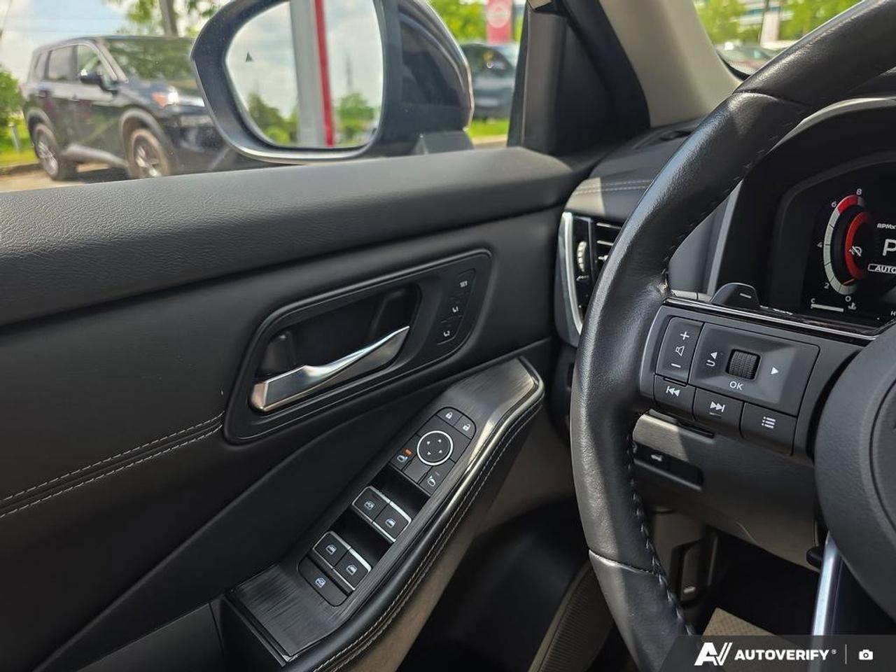 2024 Nissan Rogue SL Photo