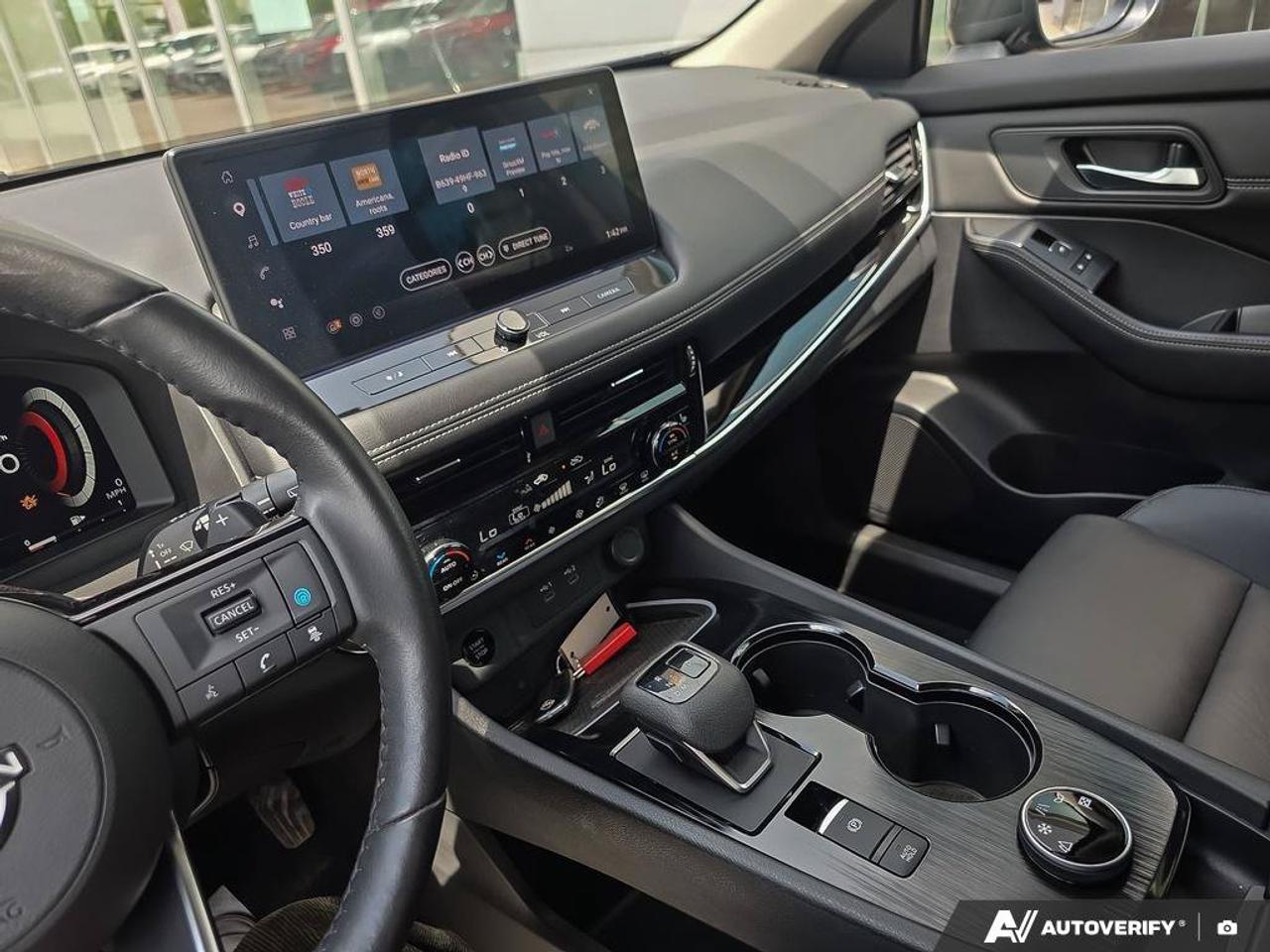 2024 Nissan Rogue SL Photo