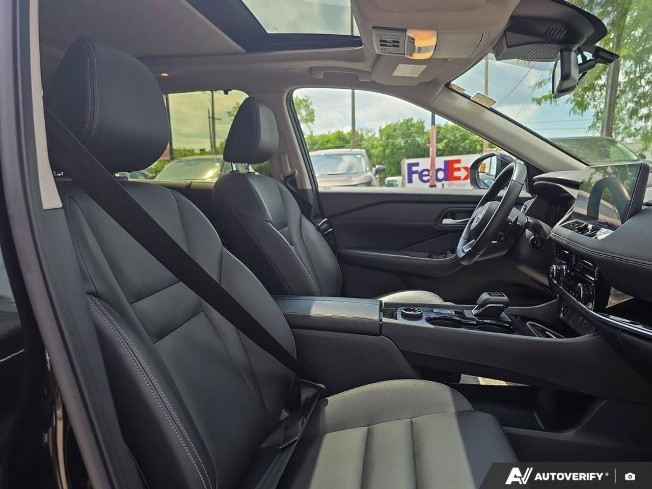 2024 Nissan Rogue SL Photo