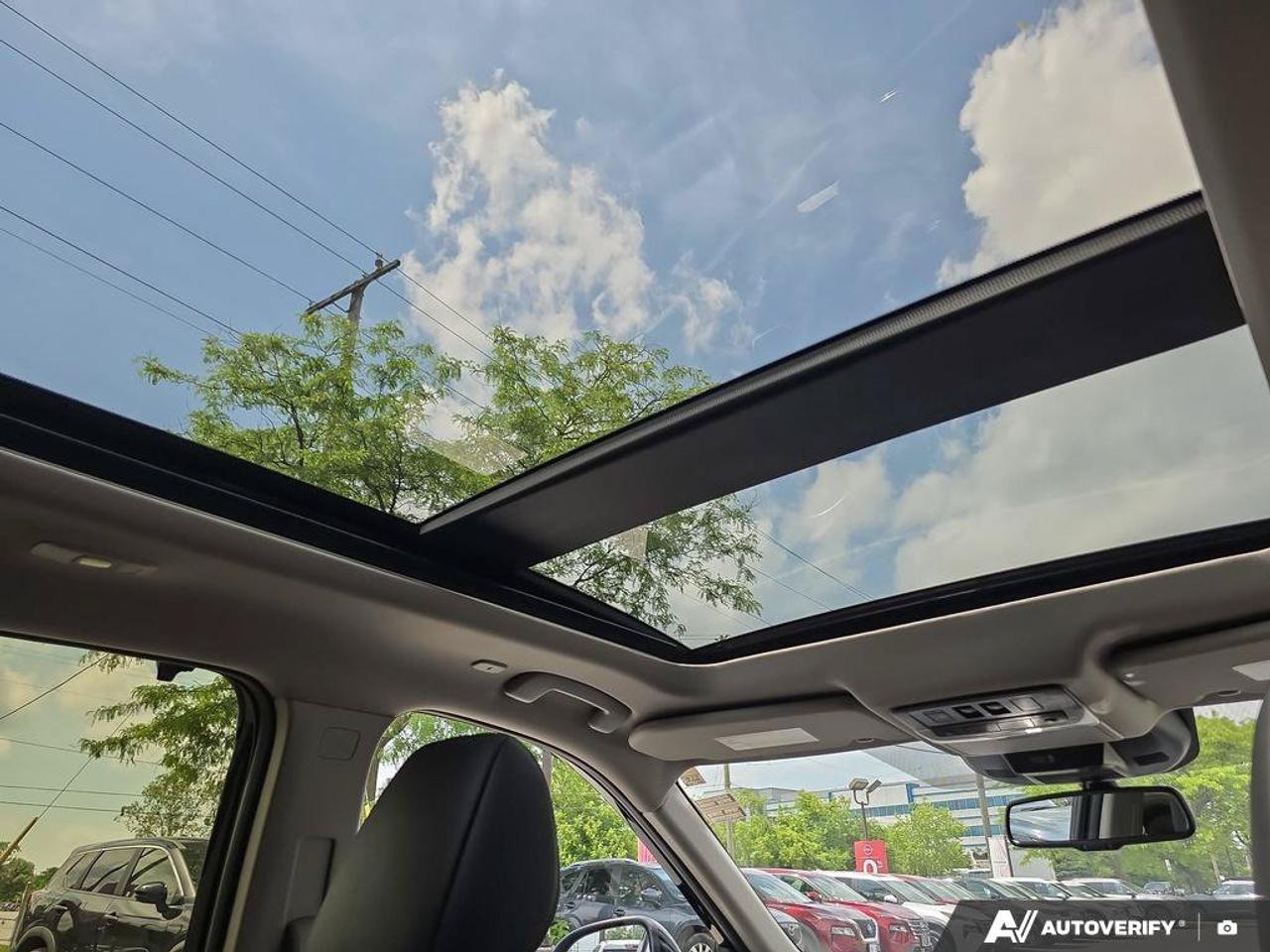 2024 Nissan Rogue SL Photo