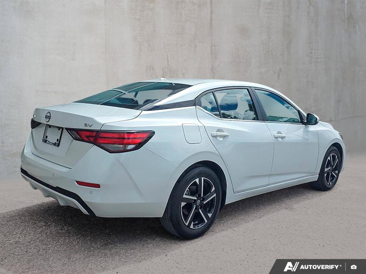 2024 Nissan Sentra SV Photo3